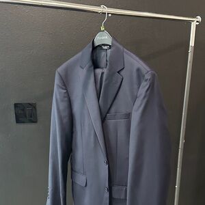 Jos. A. Bank Dark Blue Suit 42L / 36W Tailored Fit